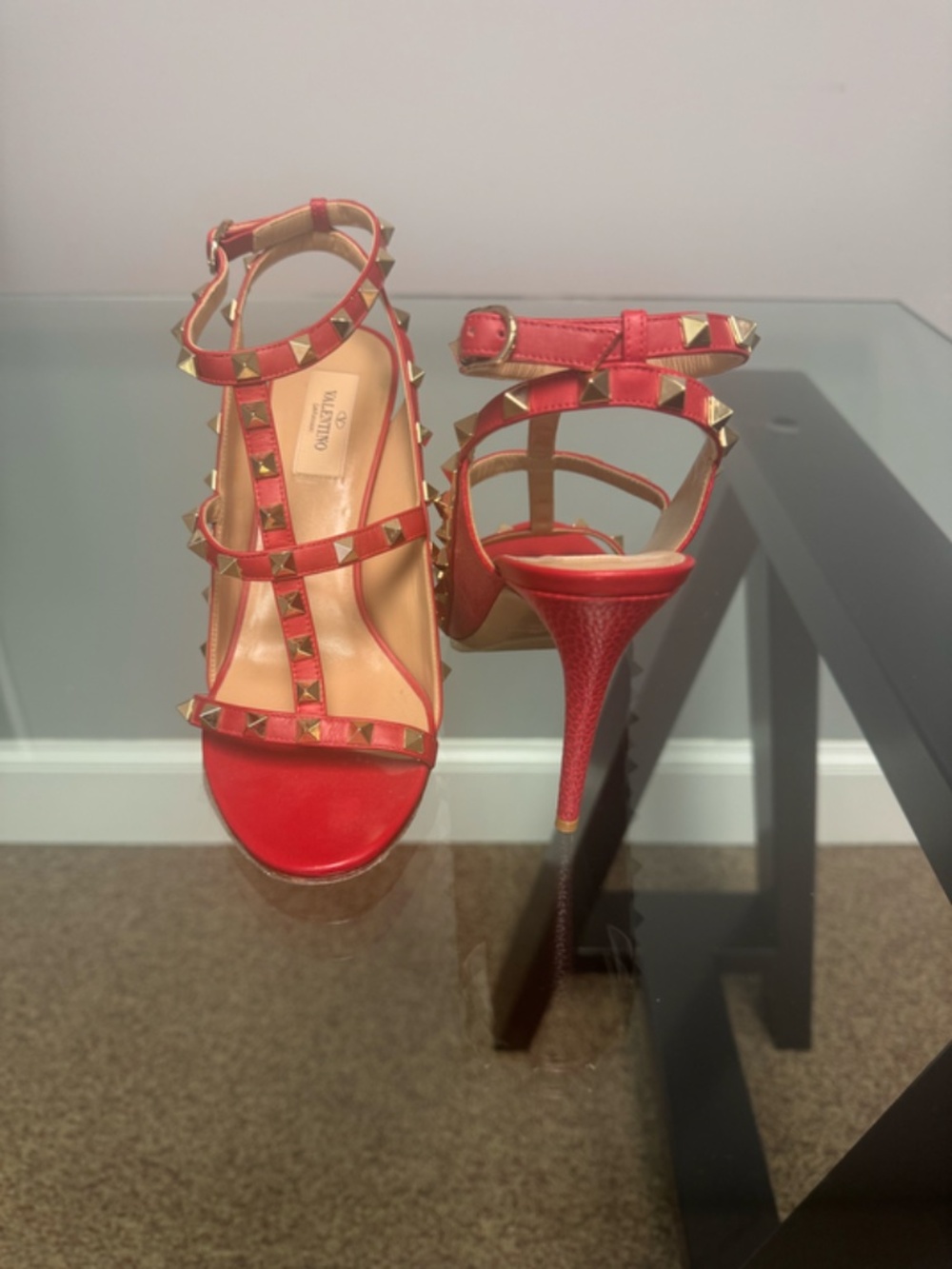 Valentino Garavani Rockstud Leather Pumps - Picture 2 of 3